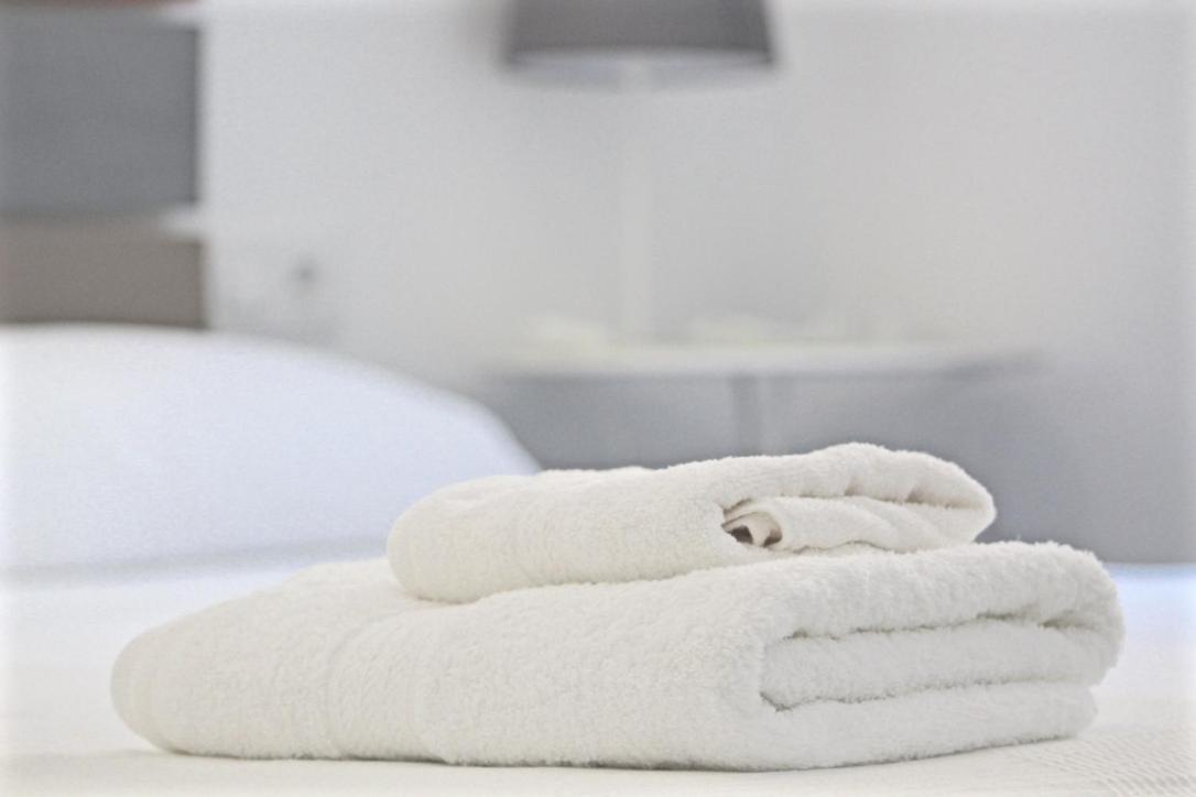 Acogedor Apt 8Pax 4Bdr 2Bth - Cozyhomesevilla1 Luaran gambar