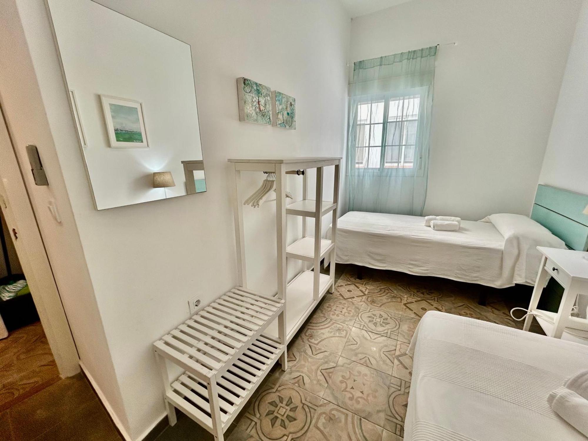 Acogedor Apt 8Pax 4Bdr 2Bth - Cozyhomesevilla1 Luaran gambar