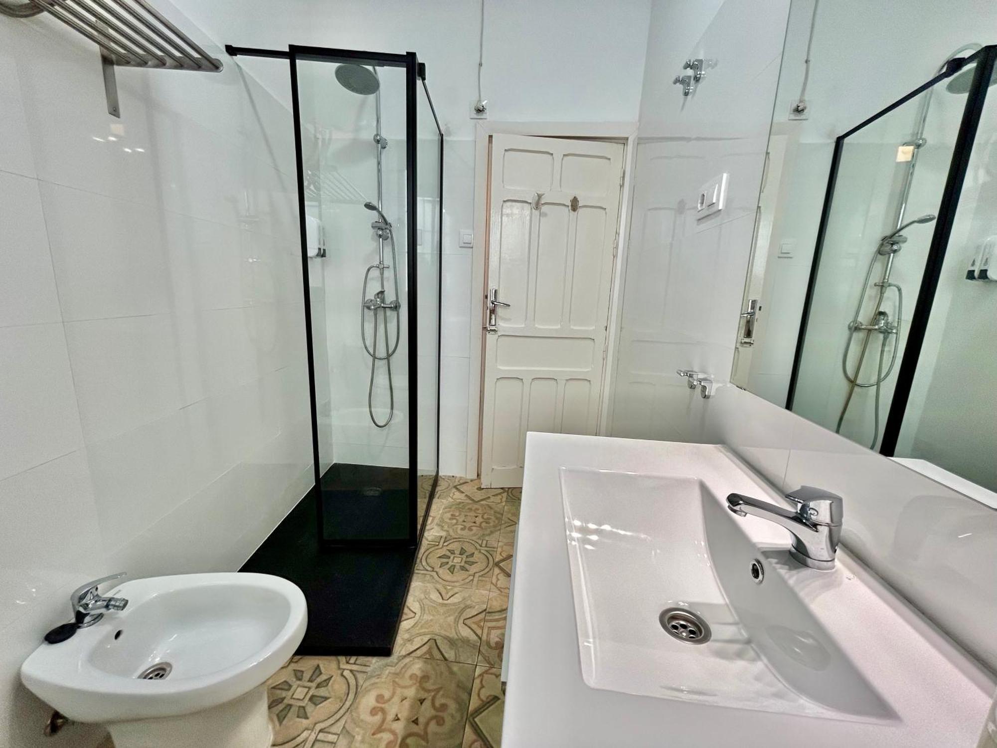 Acogedor Apt 8Pax 4Bdr 2Bth - Cozyhomesevilla1 Luaran gambar
