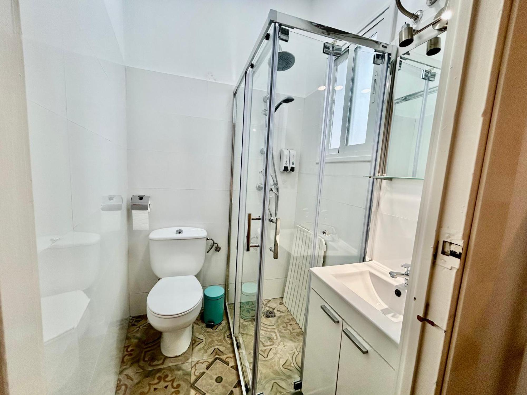 Acogedor Apt 8Pax 4Bdr 2Bth - Cozyhomesevilla1 Luaran gambar