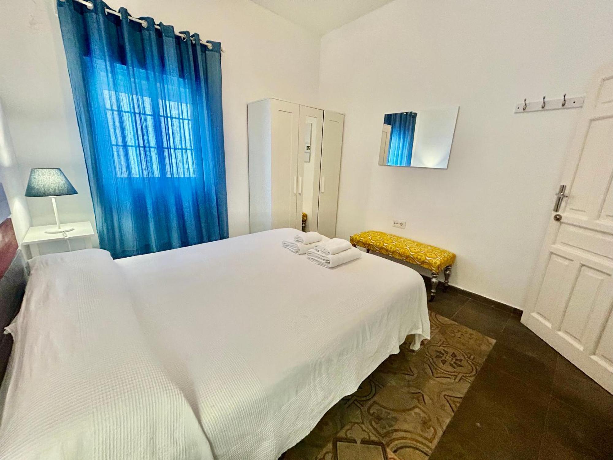 Acogedor Apt 8Pax 4Bdr 2Bth - Cozyhomesevilla1 Luaran gambar