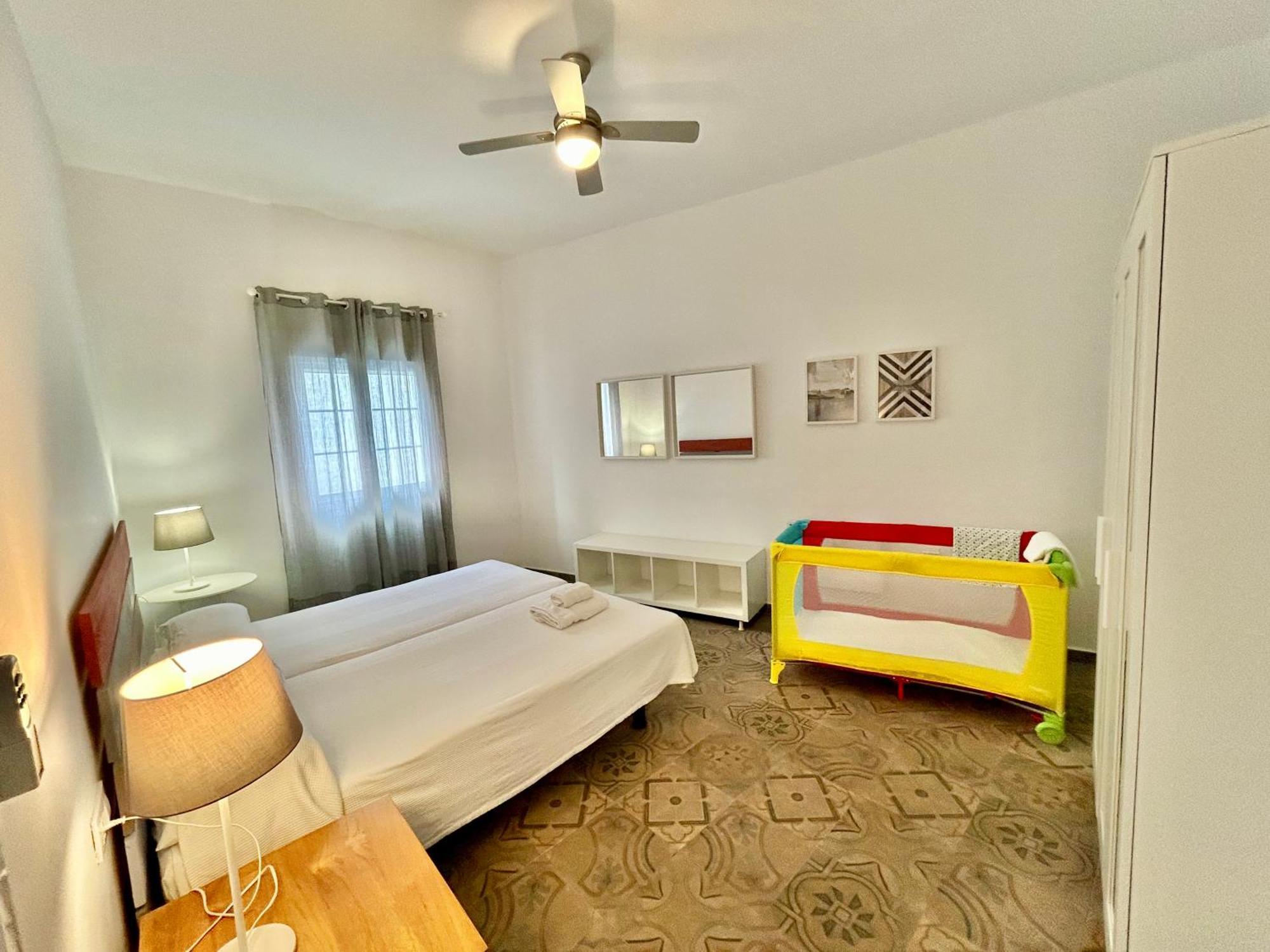 Acogedor Apt 8Pax 4Bdr 2Bth - Cozyhomesevilla1 Luaran gambar