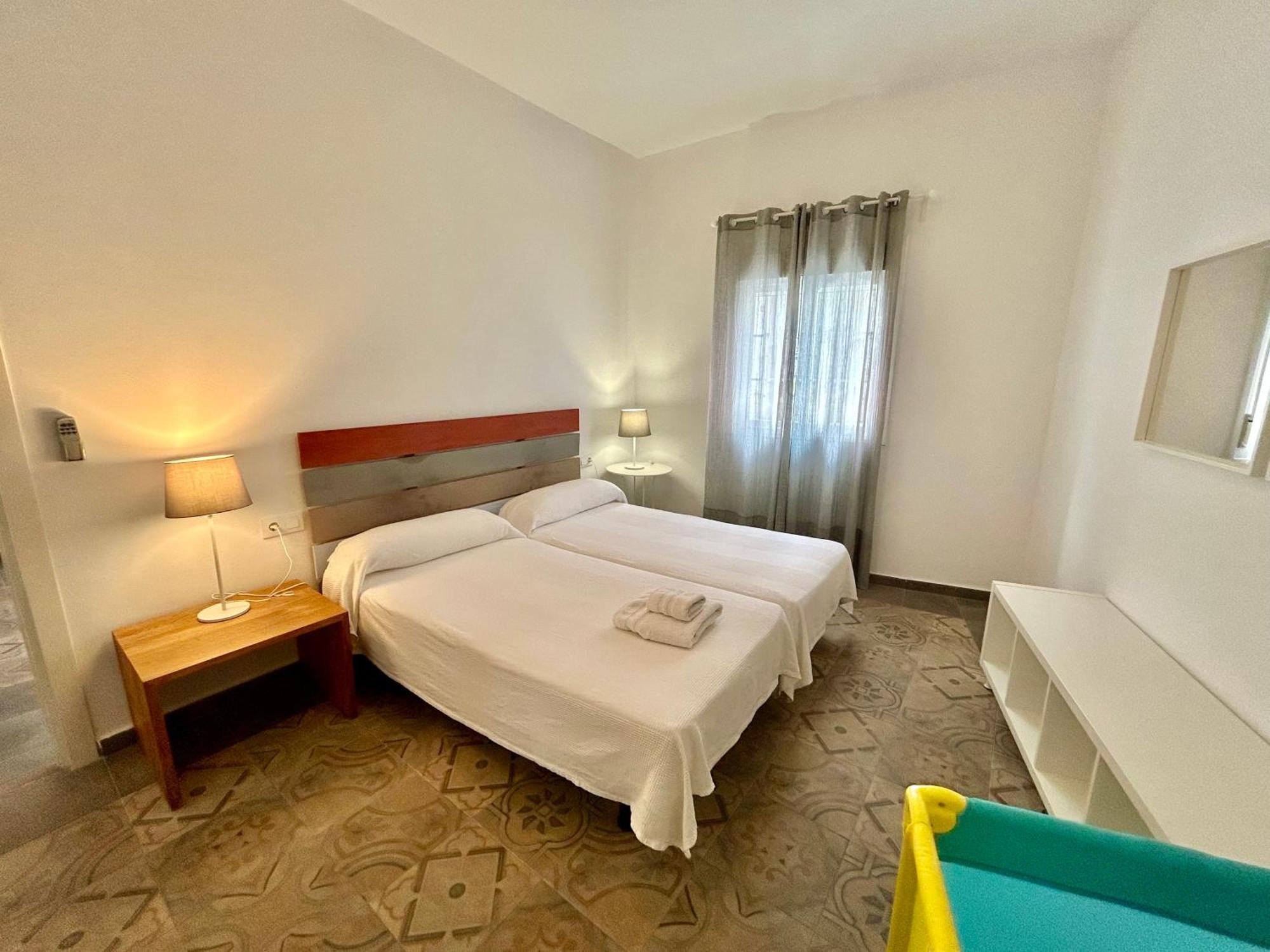 Acogedor Apt 8Pax 4Bdr 2Bth - Cozyhomesevilla1 Luaran gambar